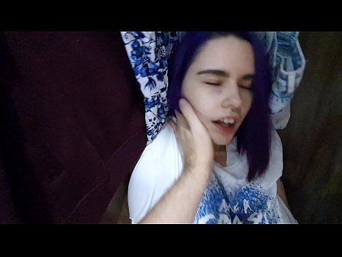 ❤️ Dolapta ablamı buldum ve boşalmasına yardım etti ️❌ Porno videosu bizde ❌