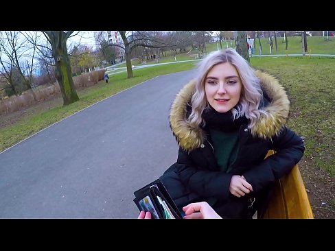 ❤️ Para için bir yabancının sıcak boşalmasını yutar - parkta Eva Elfie tarafından oral seks ️❌ Porno videosu bizde ❌